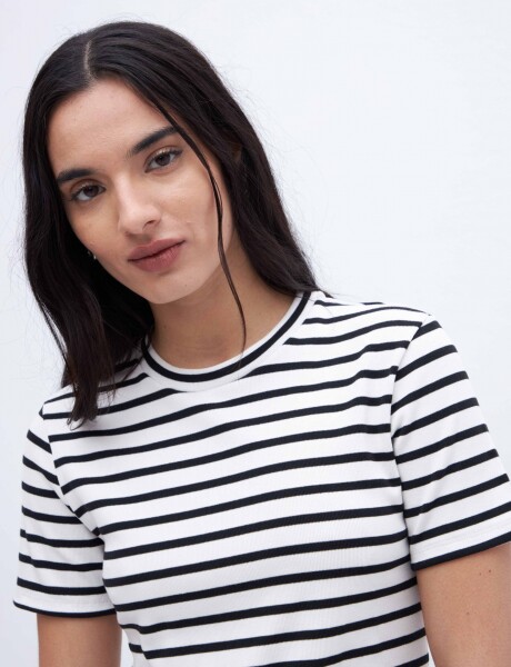 Remera Eva Rayas negra