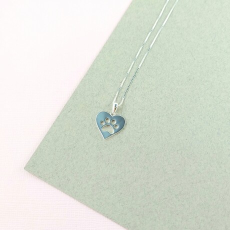 Cadena con dije de plata 925. Leal. Cadena con dije de plata 925. Leal.