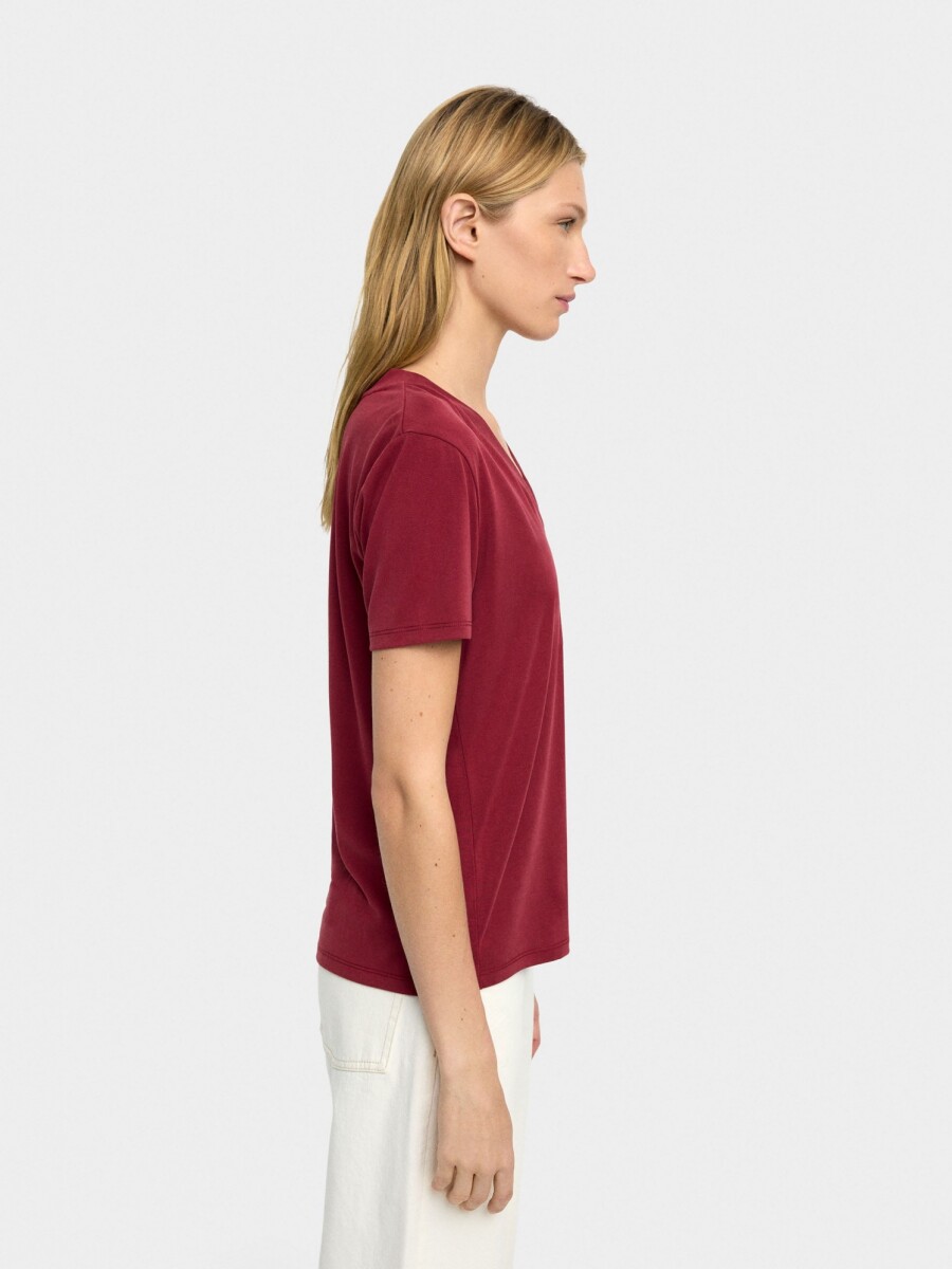 Camiseta Básica Cuello Pico burdeos