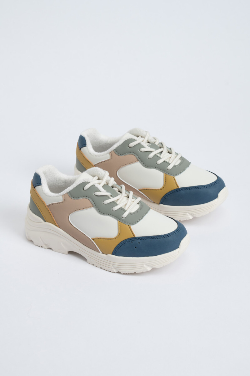 Zapatilla acordonada con cortes Beige