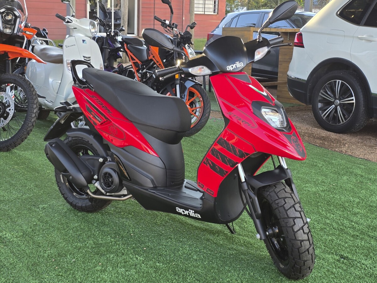 Aprilia Storm 125 SR 125 Storm Glossy | Permuta / Financia Aprilia Storm 125 SR 125 Storm Glossy | Permuta / Financia