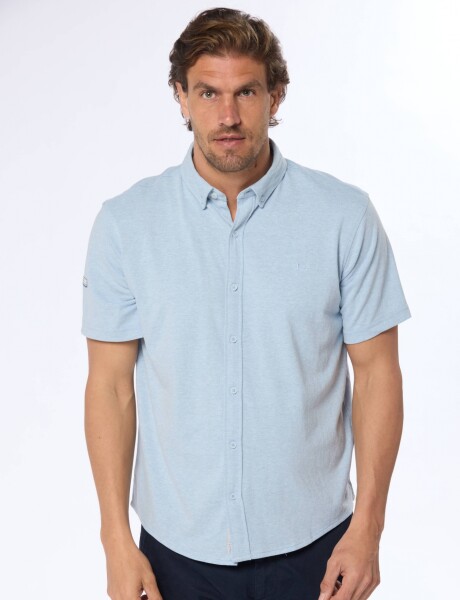 CAMISA LISA EN PIQUE Celeste