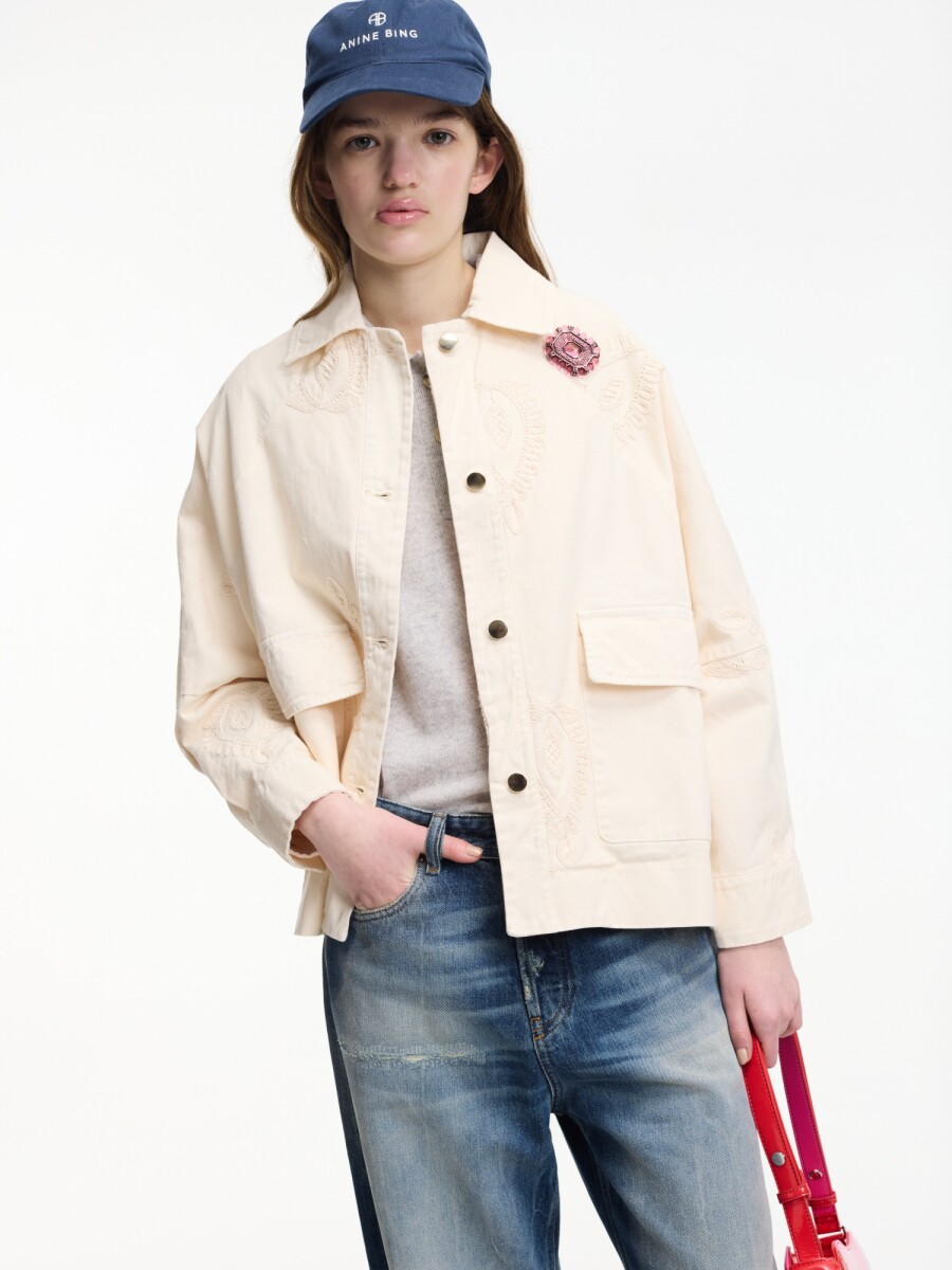 CHAQUETA BORDADOS 