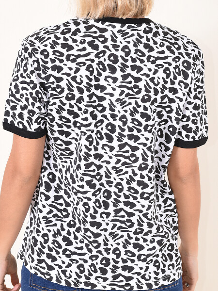 REMERA LEOPARD NEGRO