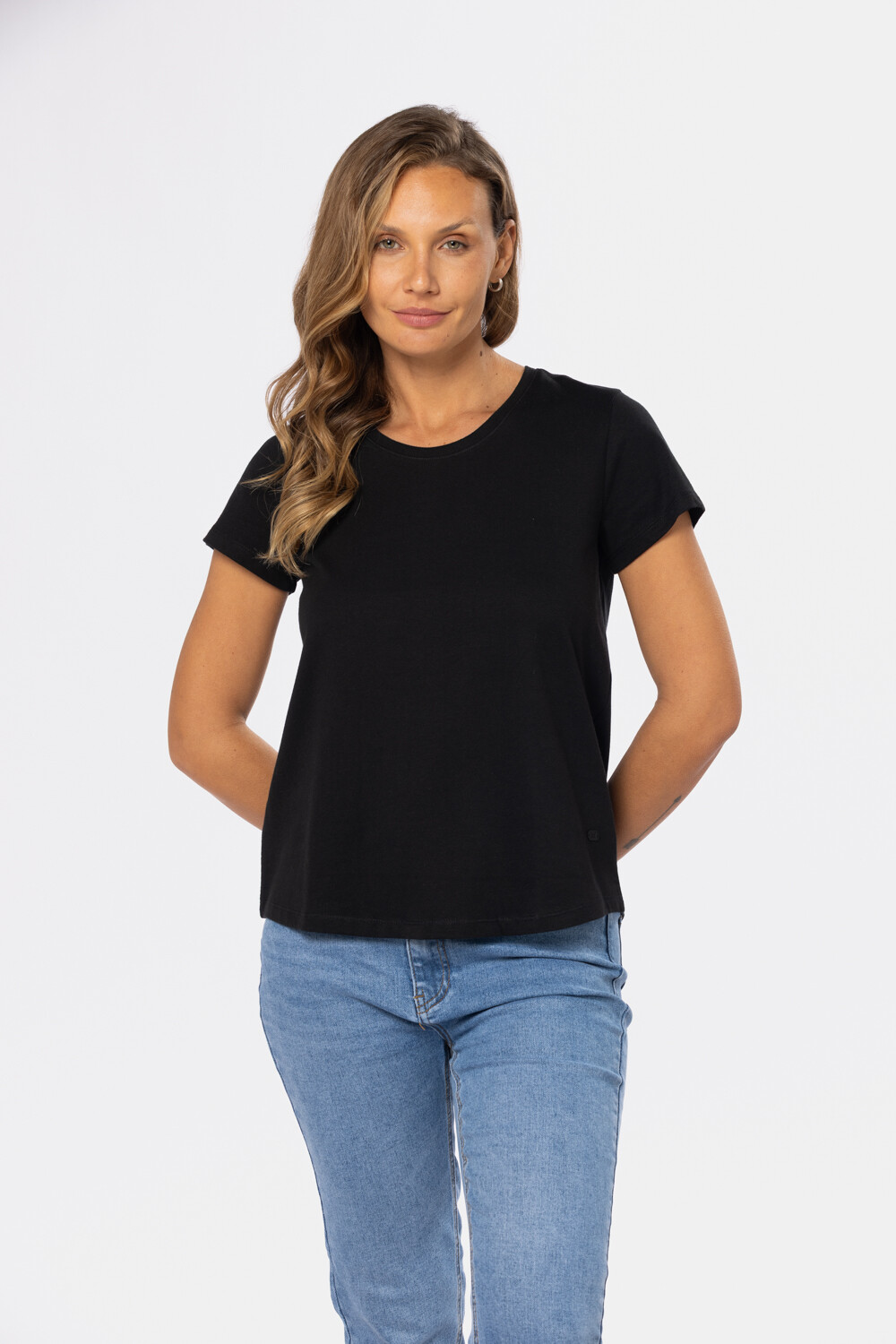 REMERA BÁSICA DE ALGODÓN Negro