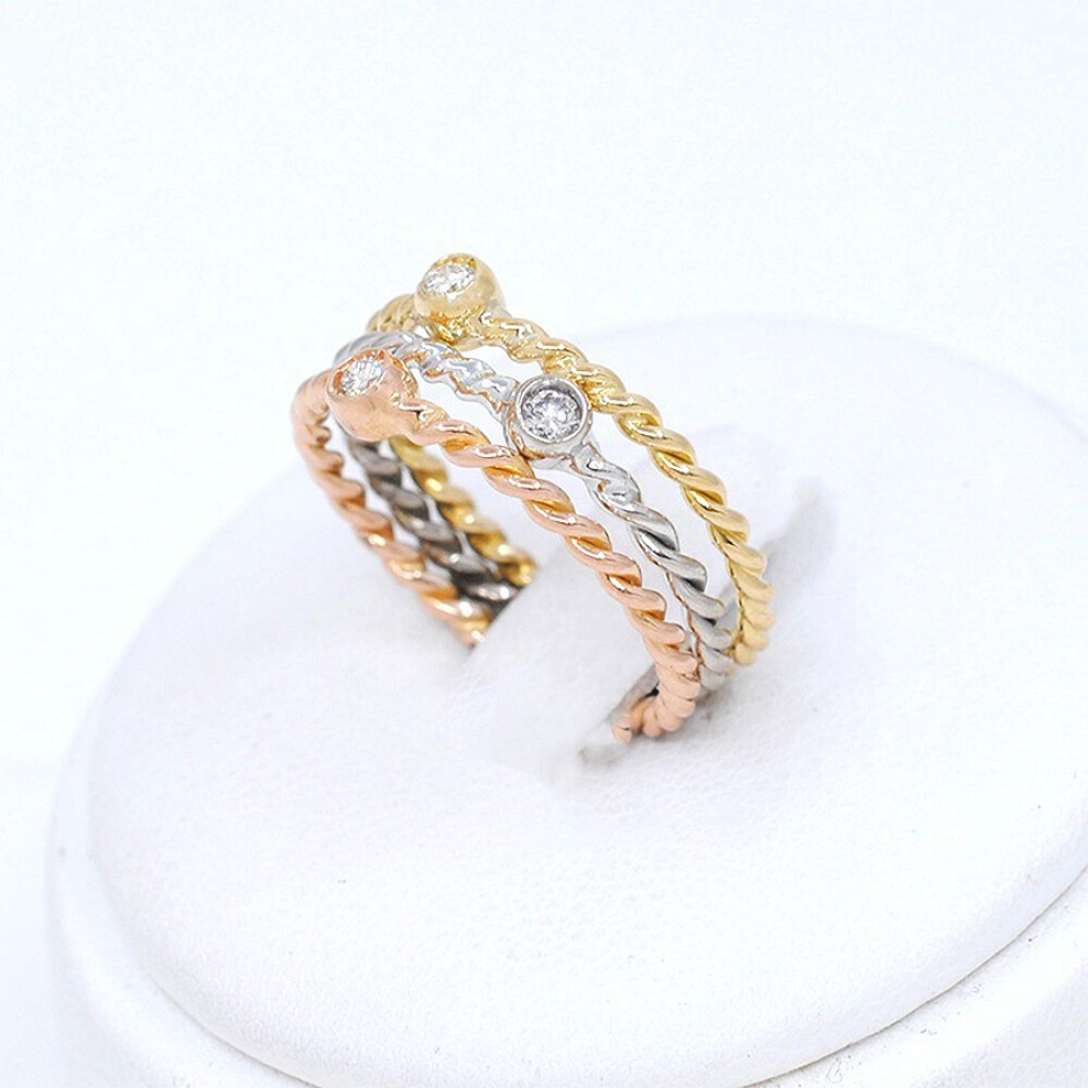 Anillo En Oro 18K De 3 Tonos Con Brillantes Anillo En Oro 18K De 3 Tonos Con Brillantes