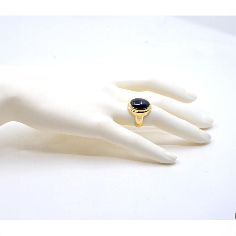 Anillo En Oro 18K Amarillo Con Zafiro Cabujon Anillo En Oro 18K Amarillo Con Zafiro Cabujon