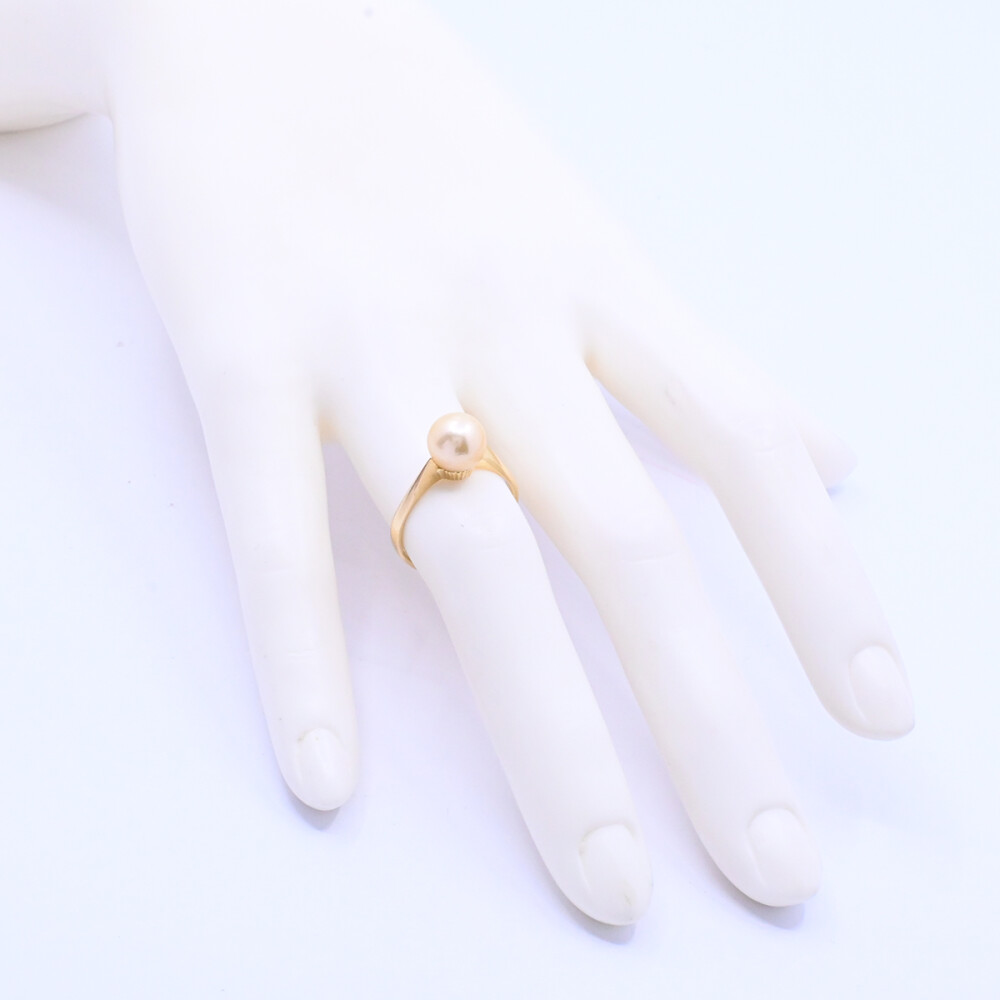 Anillo oro 18k con perla de cultivo 8 mm. Anillo oro 18k con perla de cultivo 8 mm.