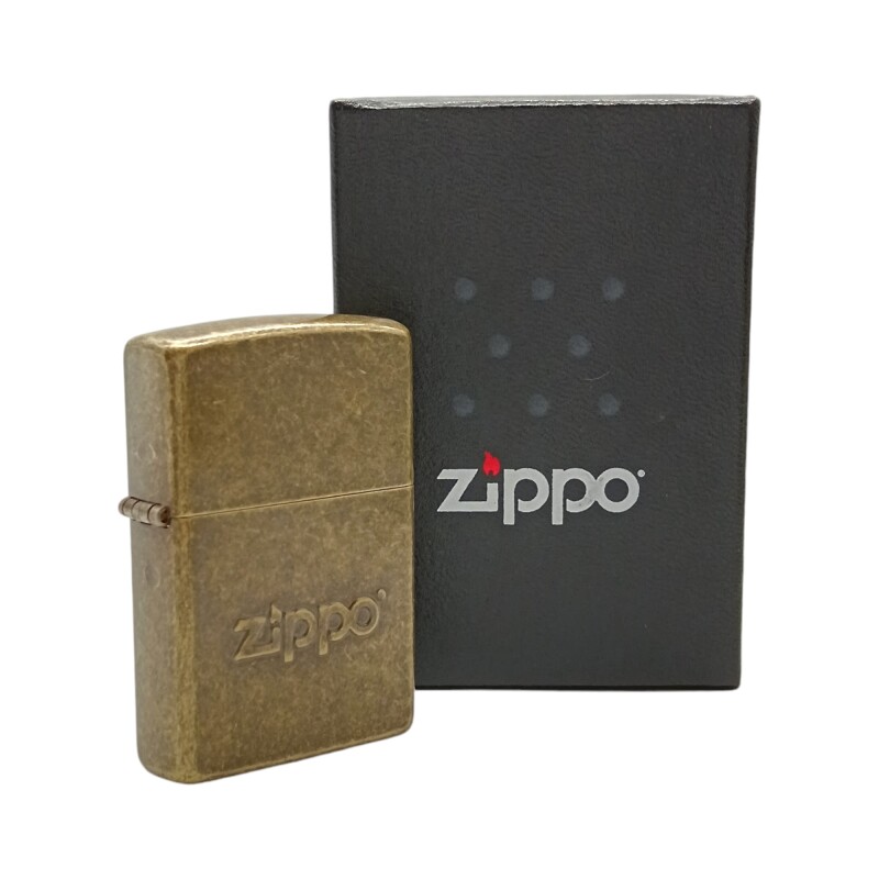Encendedor ZIPPO 28994 Stamp Anti Brass - ZP289939 doradouniforme