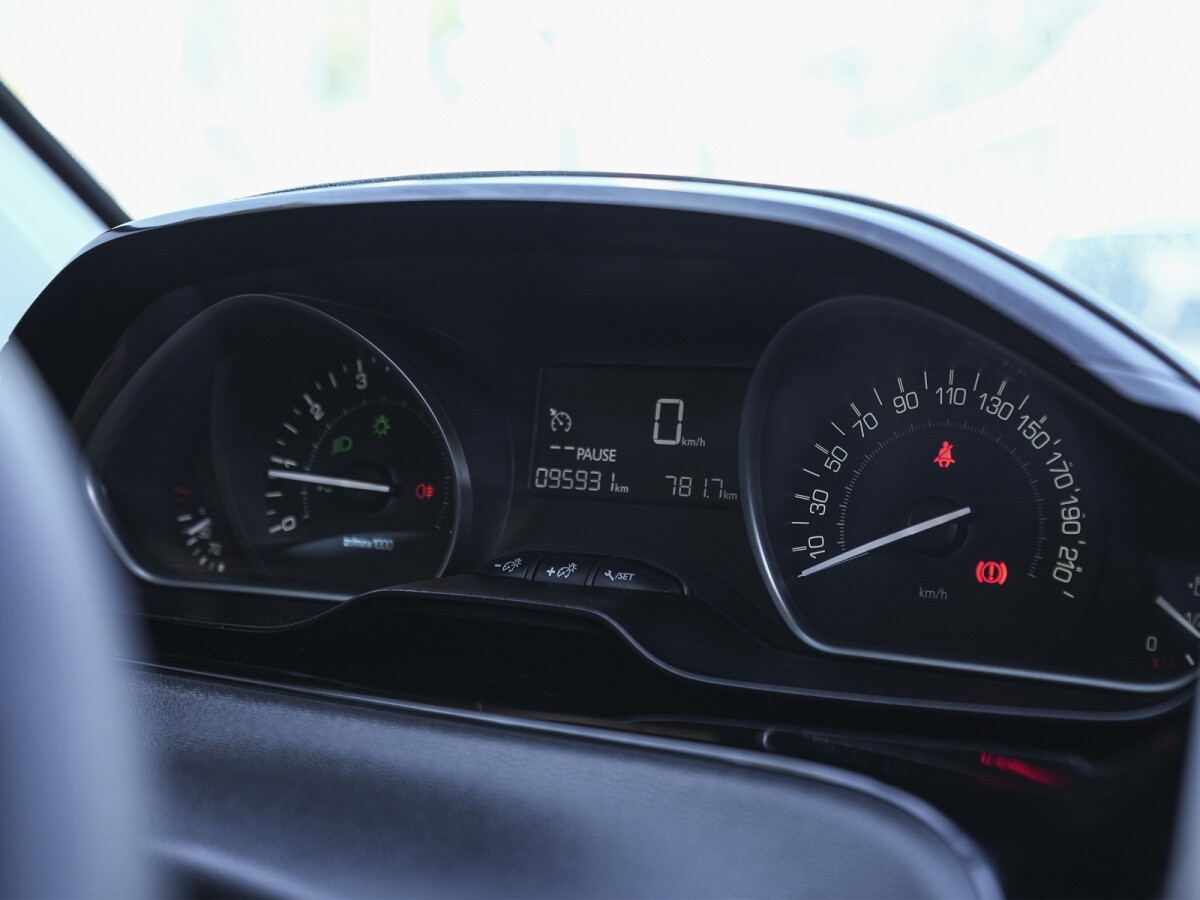 Peugeot 208 Active 1.2 Extra Full| Permuta / Financia Peugeot 208 Active 1.2 Extra Full| Permuta / Financia