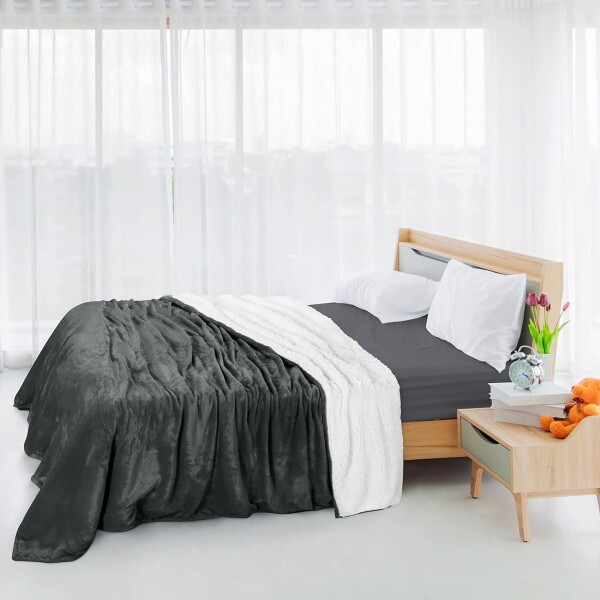 Frazada Manta Polar Con Corderito 2 Plazas 230x210cm Color Variante Gris Oscuro