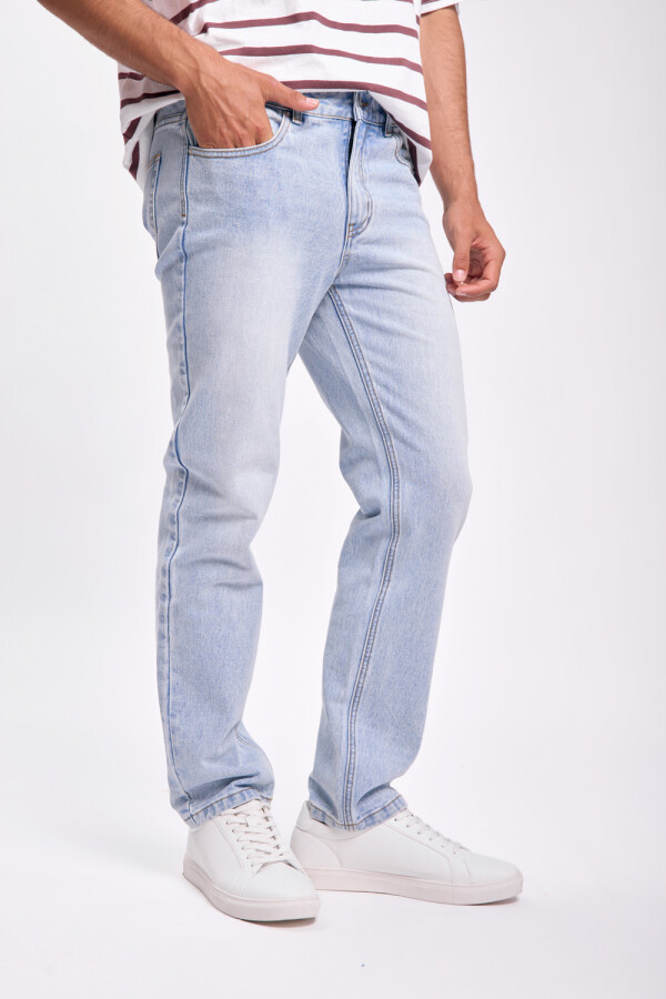 Pantalón jean clásico Azul Claro