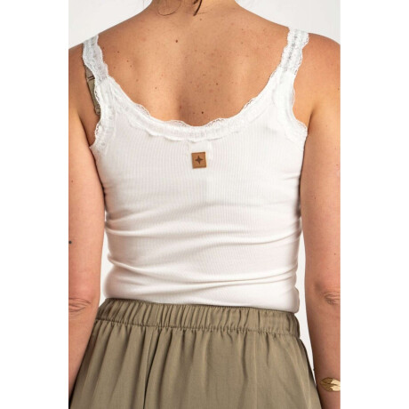 Musculosa Con Encaje Off White