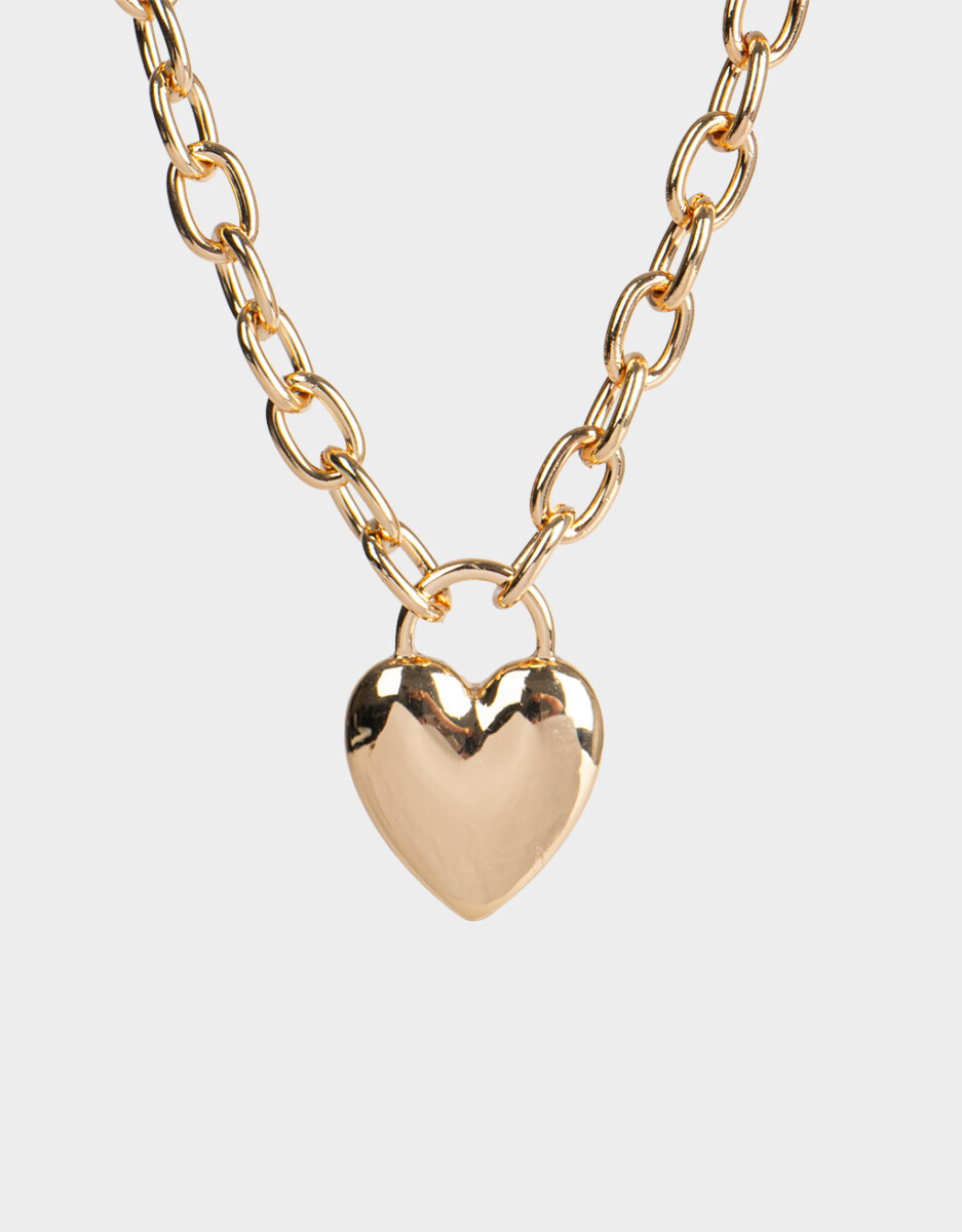 Collar Corto Con Corazón Dorado 