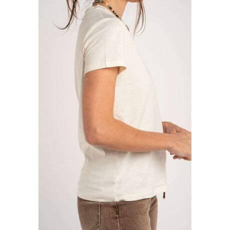 Remera Escote V Algodón Nacar
