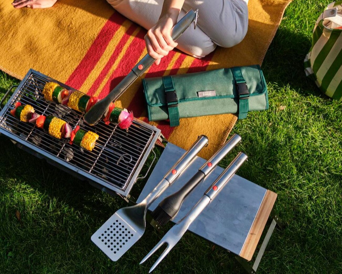 Set BBQ Joseph Joseph GrillOut™ 4 Piezas con Estuche - Preventa Set BBQ Joseph Joseph GrillOut™ 4 Piezas con Estuche - Preventa