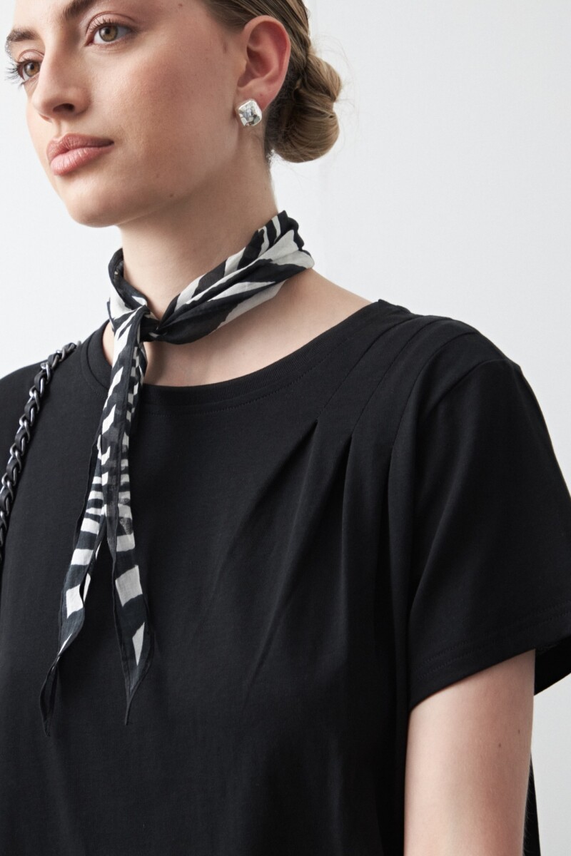 REMERA AMANITA Negro