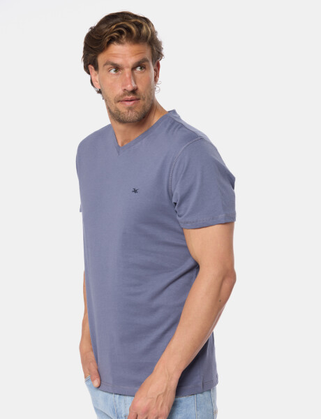 REMERA LISA ESCOTE V Lila