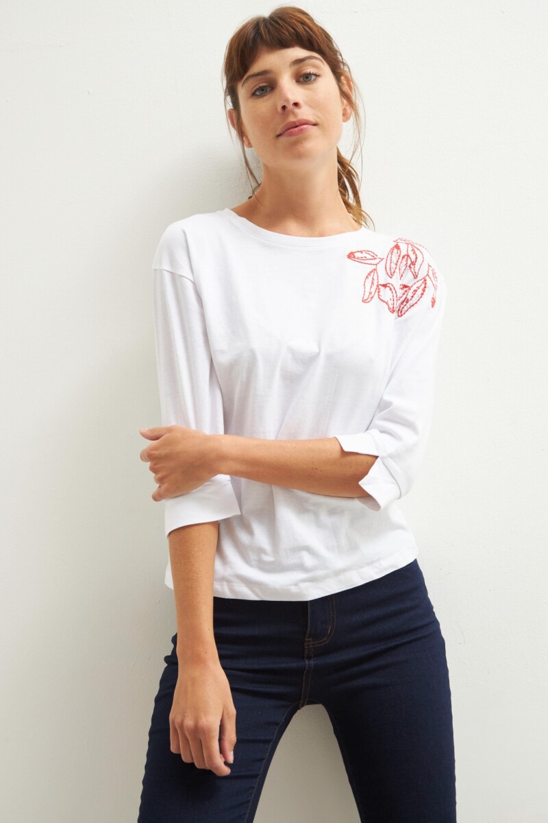 Remera con bordado - blanco 
