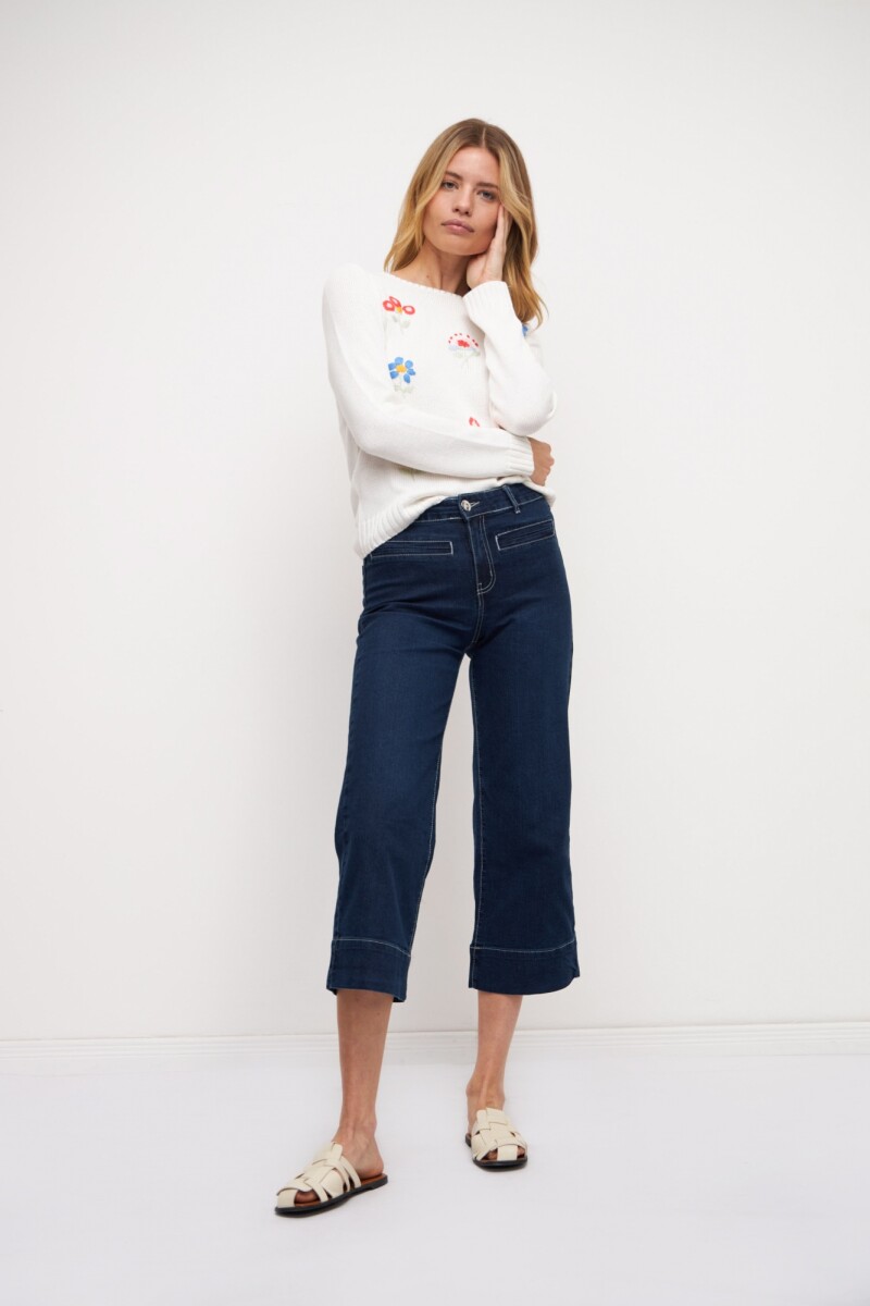 Sweater con bordado floral crudo