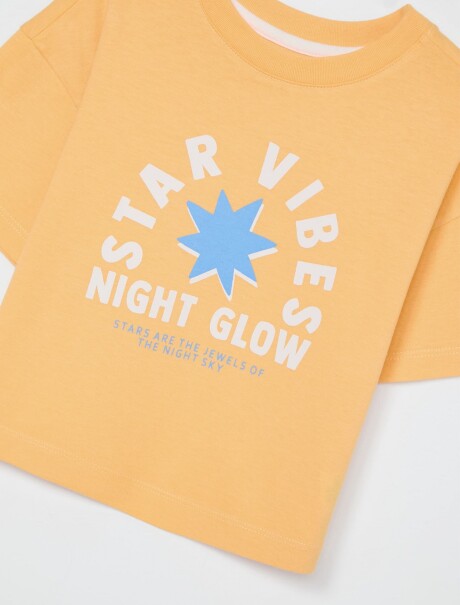 CAMISETA INFANTIL CON ESTAMPA AMARILLO