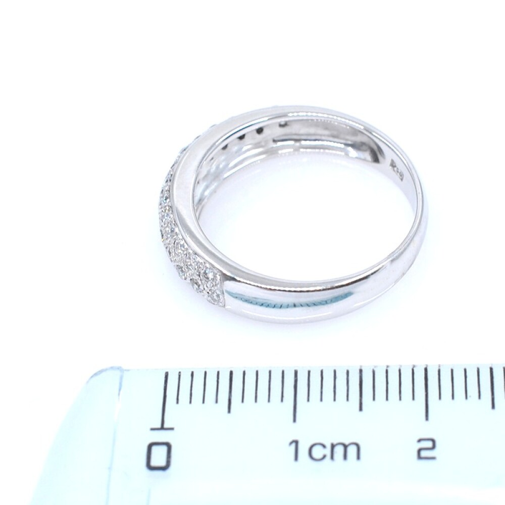 Anillo en oro 18k blanco con brillantes Anillo en oro 18k blanco con brillantes