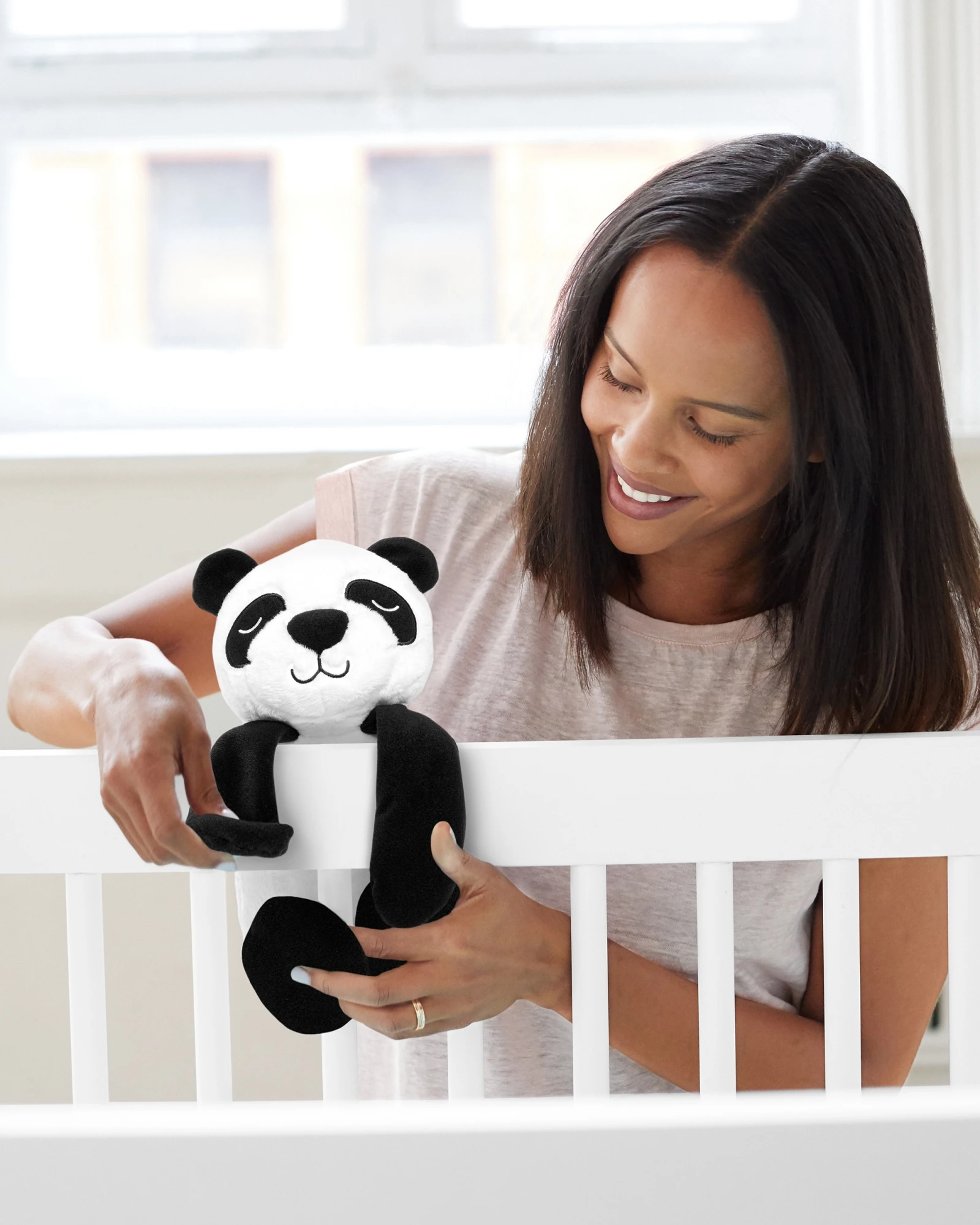 Peluche arrullador con activación por llanto, diseño panda Peluche arrullador con activación por llanto, diseño panda