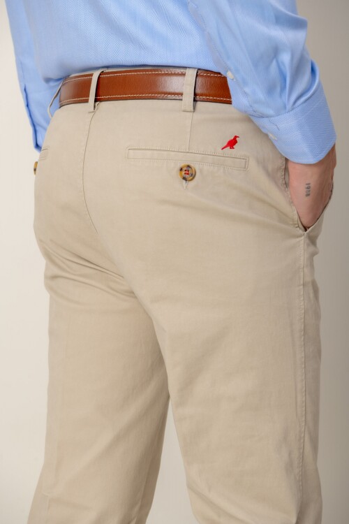 Pantalón gabardina classic fit Beige