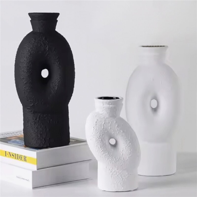 FLORERO CERAMICA 12x8.5x20CM NEGRO FLORERO CERAMICA 12x8.5x20CM NEGRO