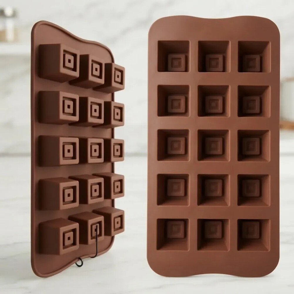 Molde silicona chocolate piramide 21x10.3x2 cms. Molde silicona chocolate piramide 21x10.3x2 cms.