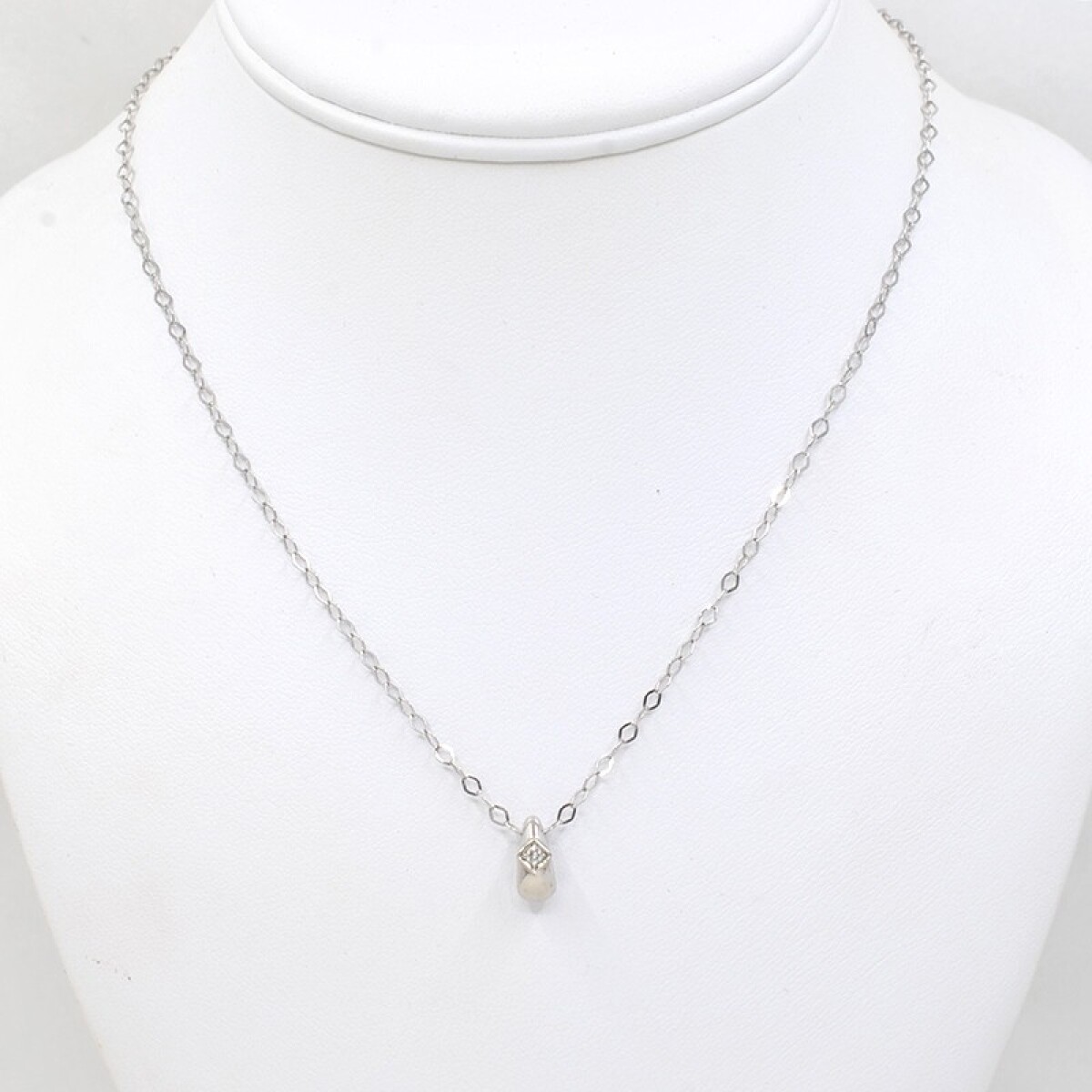 Cadena Con Dije En Oro 18K Blanco Y Brillante 