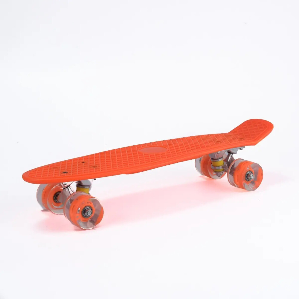 Set de patineta penny con ruedas con luz de 68cm + Set de protección + casco desde 8 años Set de patineta penny con ruedas con luz de 68cm + Set de protección + casco desde 8 años