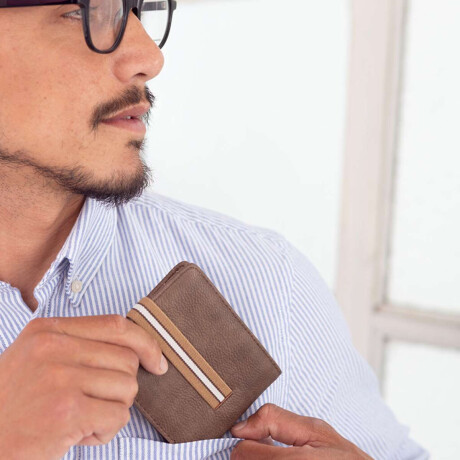 Billetera Heroes Castaño