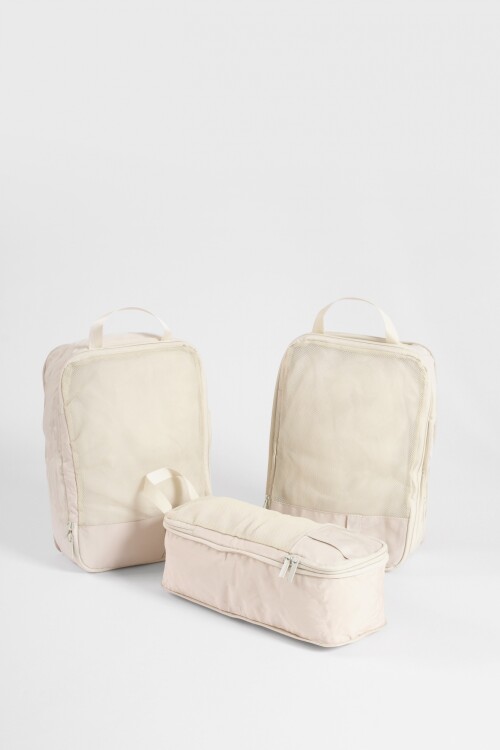 Set de 3 estuches de viaje con compartimentos medianos crudo