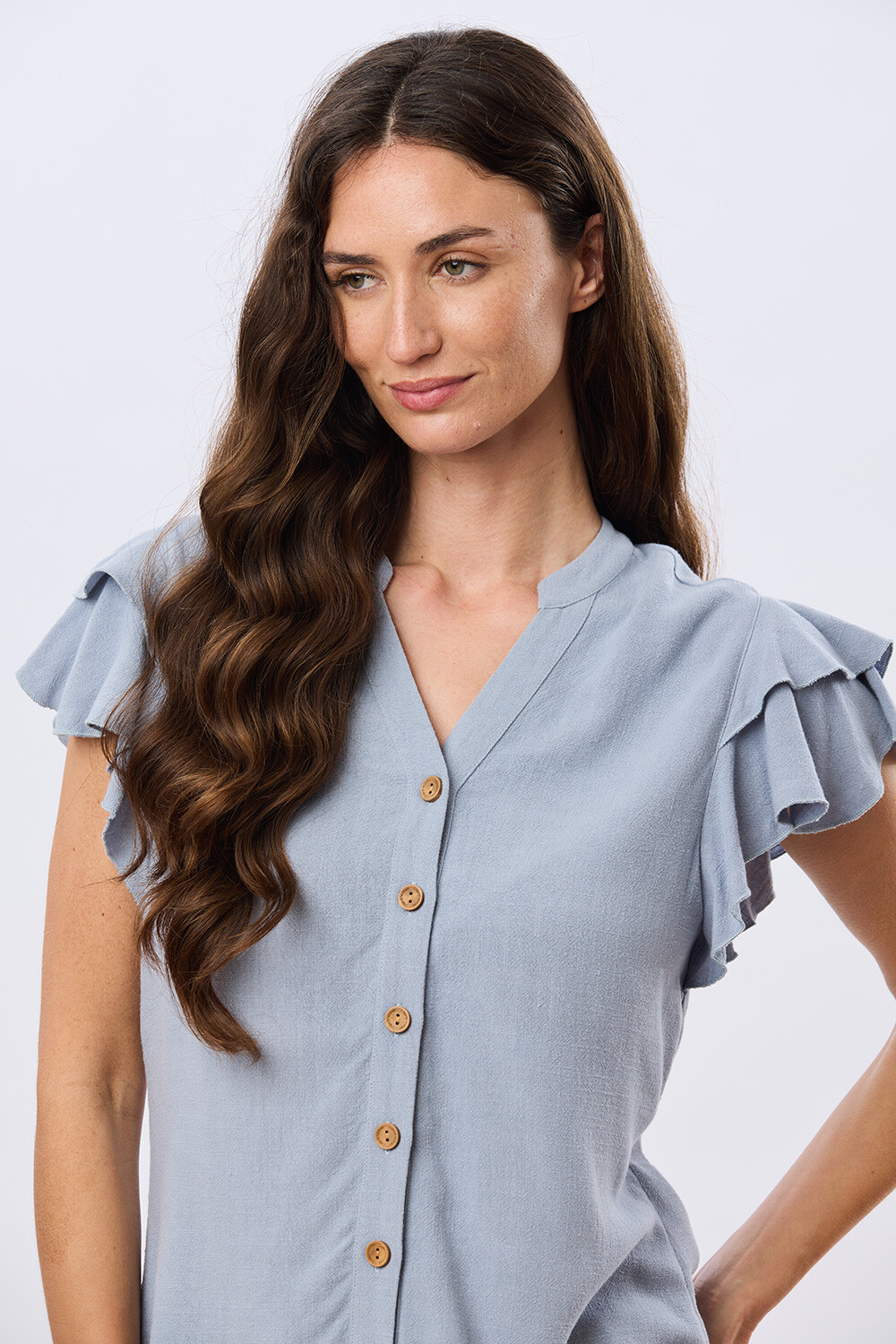 CAMISA DE LINO CON VOLADOS Piedra