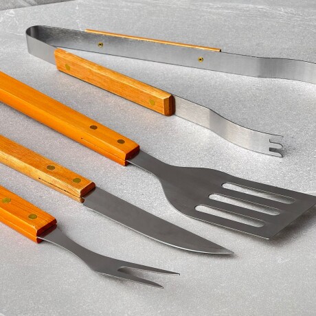 Juego De Cubiertos Para Parrilla Acero Inoxidable C/Mango Madera Juego De Cubiertos Para Parrilla Acero Inoxidable C/Mango Madera