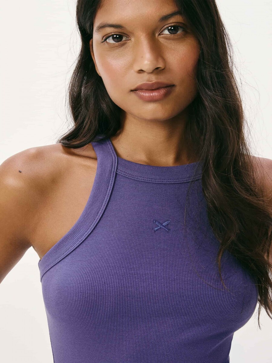 MUSCULOSA CON BORDADO - VIOLETA 