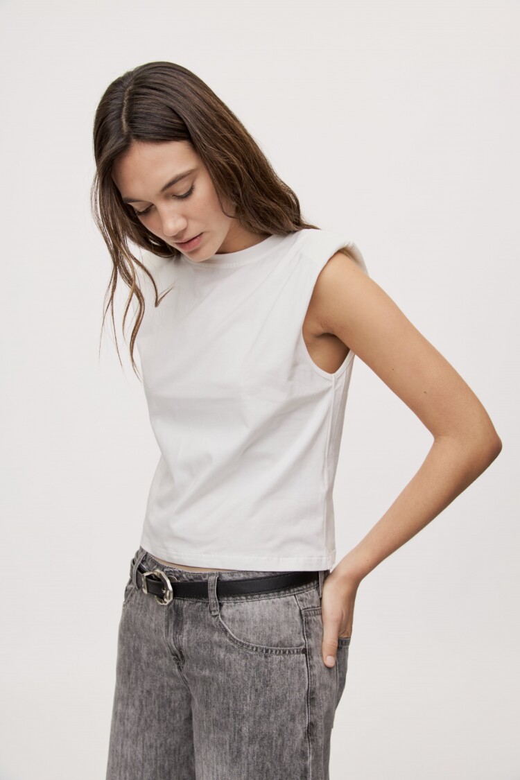 REMERA BOLDA Crudo