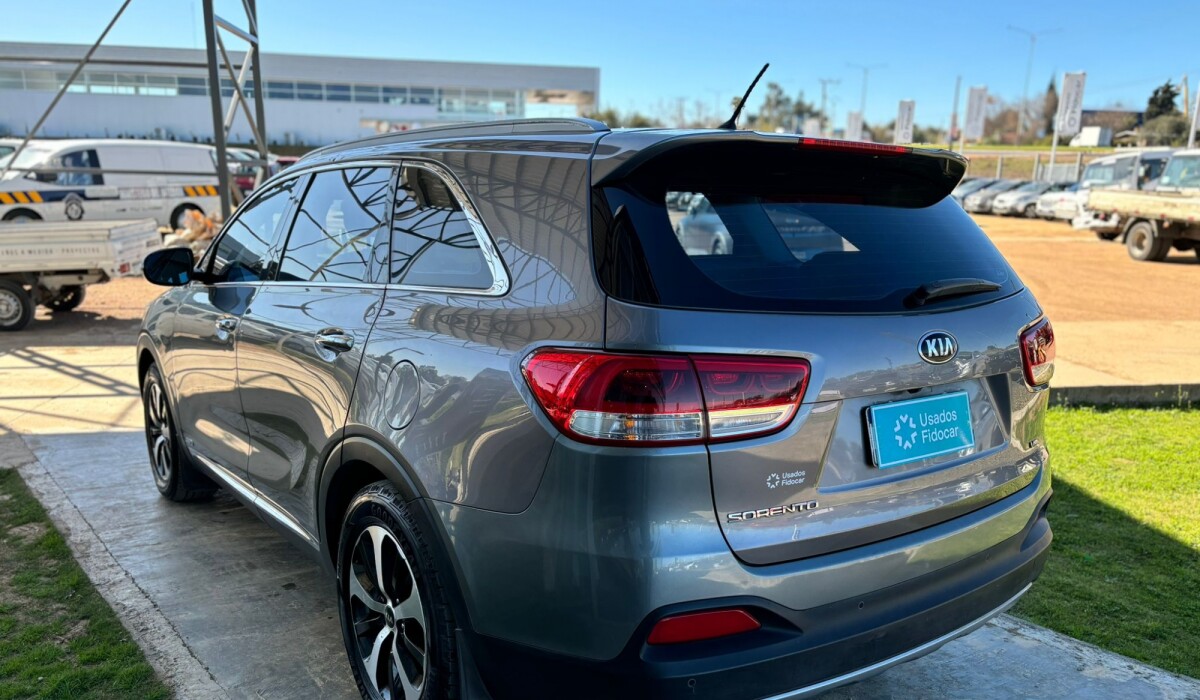 Kia Sorento SX AT 3.4 7Plz - 2016 Kia Sorento SX AT 3.4 7Plz - 2016
