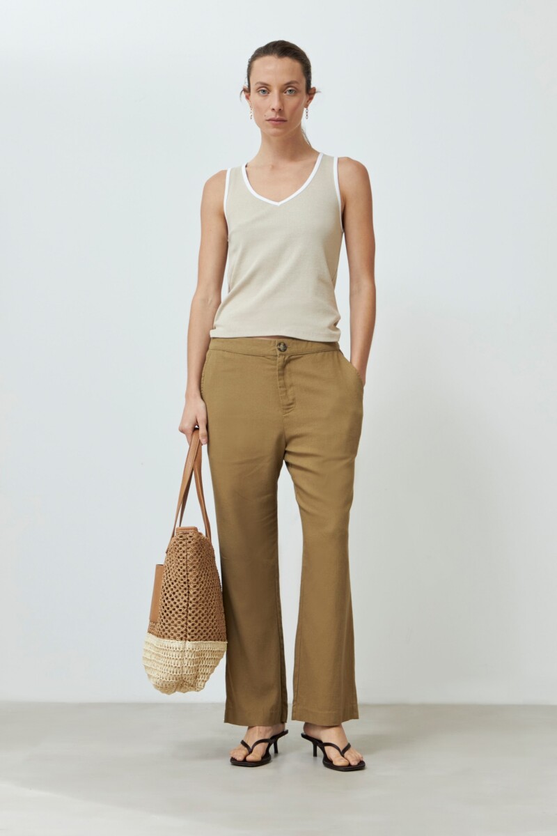 Pantalón capri de lino verde oliva