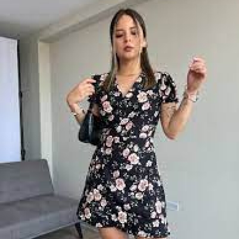 Vestido floreado negro Vestido floreado negro