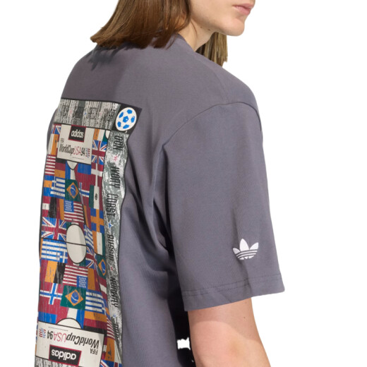 Remera Adidas Flag Gfx - Gris Remera Adidas Flag Gfx - Gris