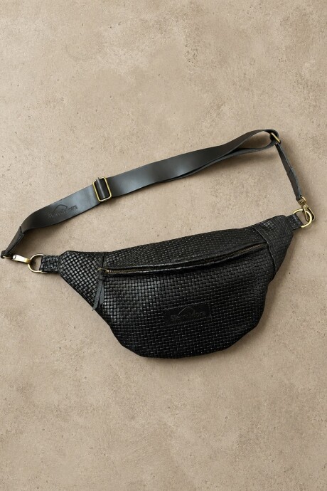 Leather Fanny Pack Trenzado Negro
