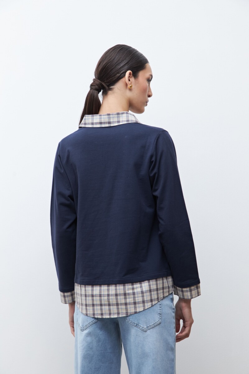 Sweatshirt con camisa azul marino