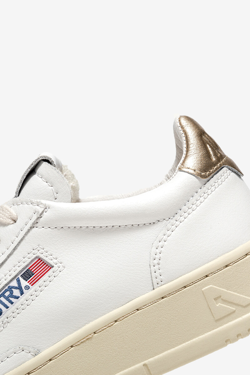 ZAPATILLA MEDALIST LOW Dorado