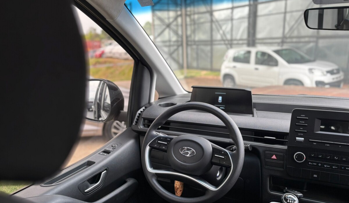 Hyundai H1 Staria Mbus 10Plz Diesel - 2023 Hyundai H1 Staria Mbus 10Plz Diesel - 2023