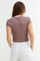 Remera crop top con estampa ROSA