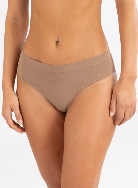 Colaless alta sylva Marron