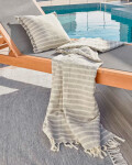 Reposera de exterior Caterin de madera maciza de eucalipto en color gris