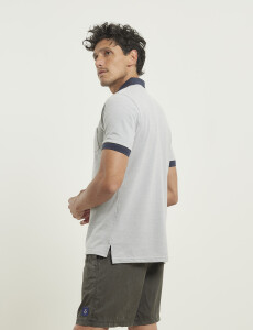 520303 REMERA NAVIGATOR Gris Medio